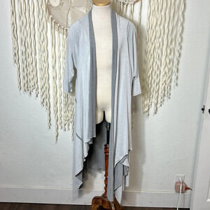 Que NWT Long Gray Quarter Sleeve Cardigan Size 34/US